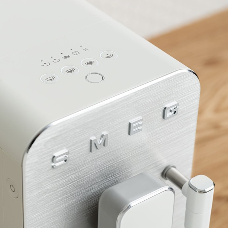 SMEG BCC02EGMEU, Espresso Automatic Coffee Machine with milk frothing 
(Emerald Green)