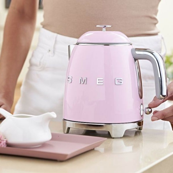 SMEG KLF05CREU Mini Kettle Cream 