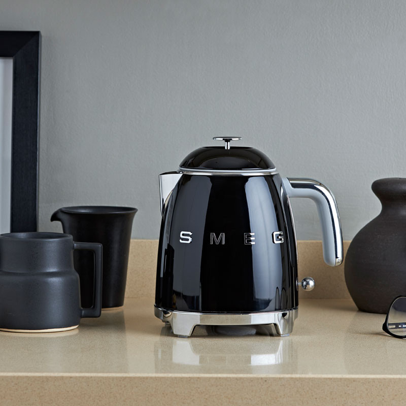 SMEG KLF05PBEU Mini Kettle Pastel Blue 