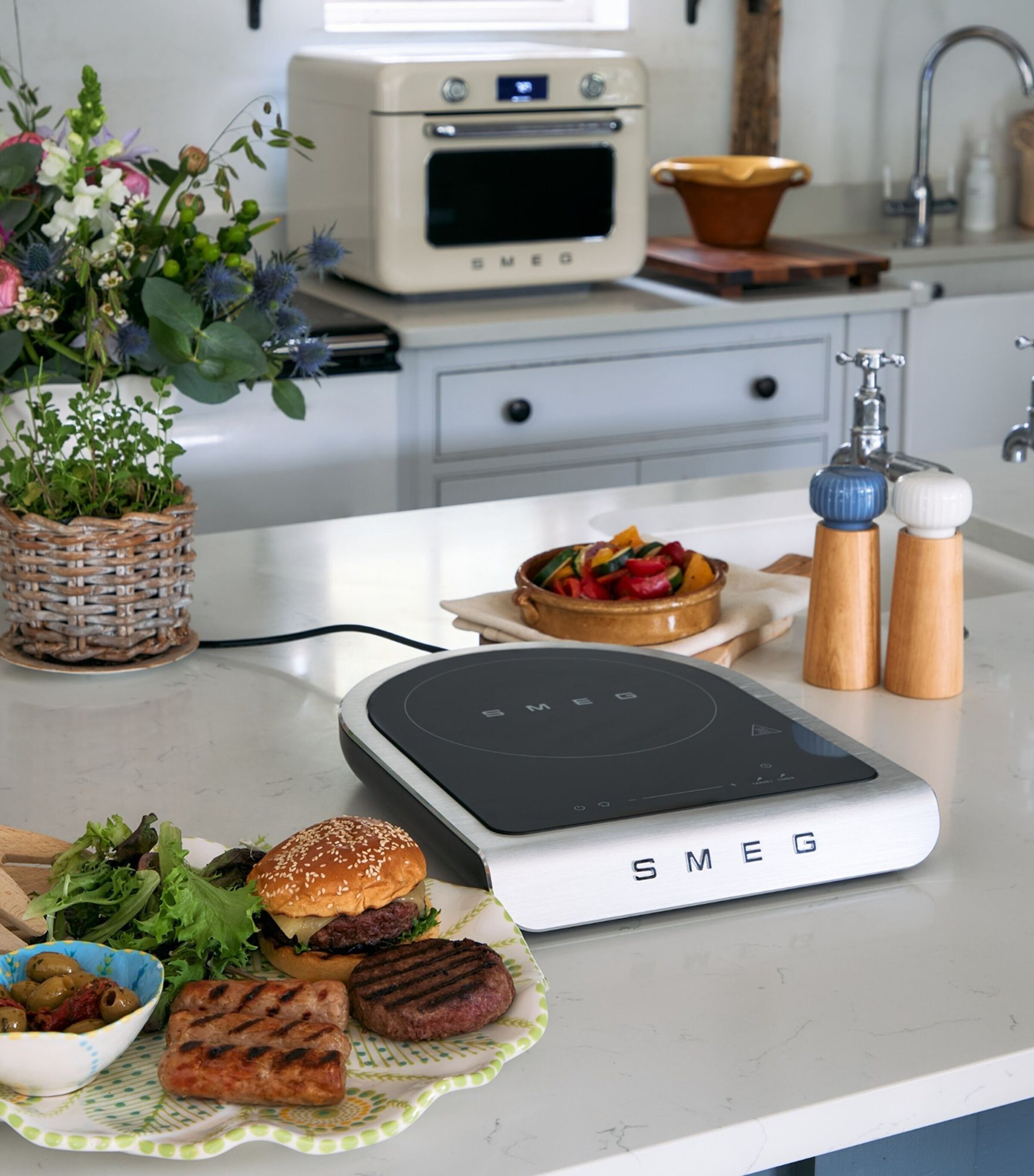 SMEG PIC01WHMEU Portable Induction Cooker (White)