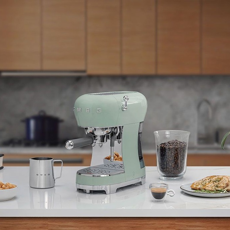 SMEG ECF02PGEU Espresso Coffee Machine (Pastel Green)