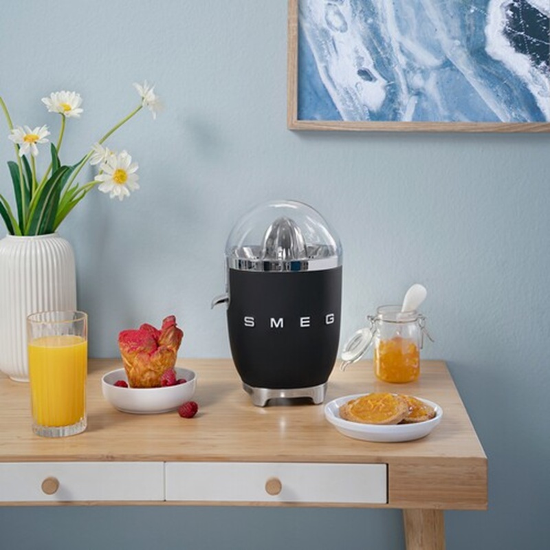 SMEG CJF01CREU/CJF11CREU Citrus Juicer (Cream)