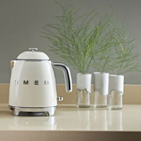 SMEG KLF05WHEU Mini Kettle White 