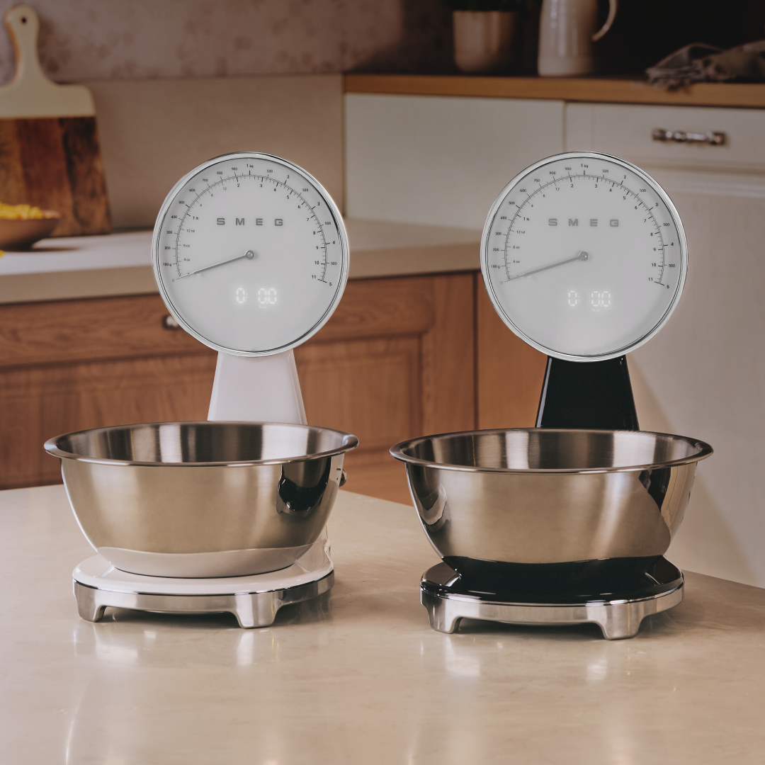 SMEG KSF01WHWW Analog And Digital Kitchen Scale (White)